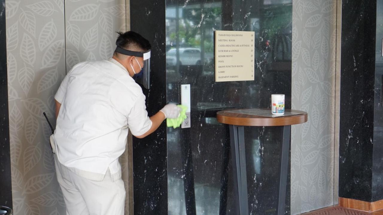 Bw豪华酒店 占碑 外观 照片
