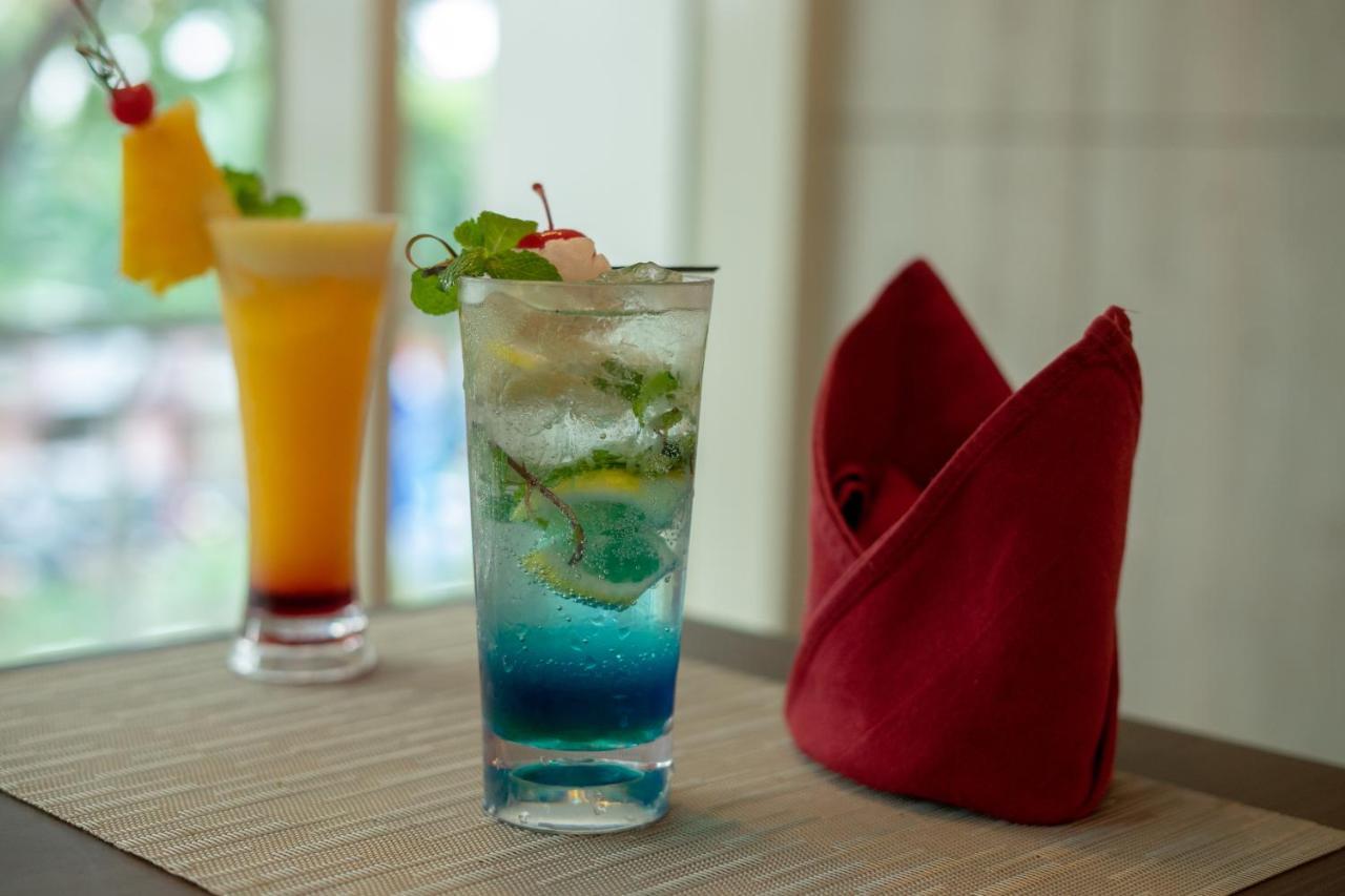 Bw豪华酒店 占碑 外观 照片